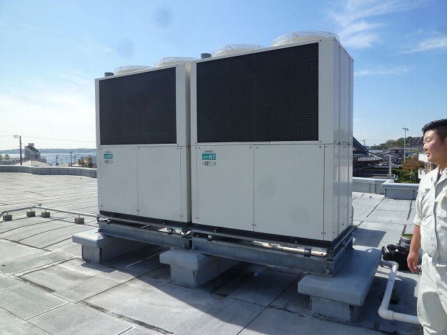 P1760871